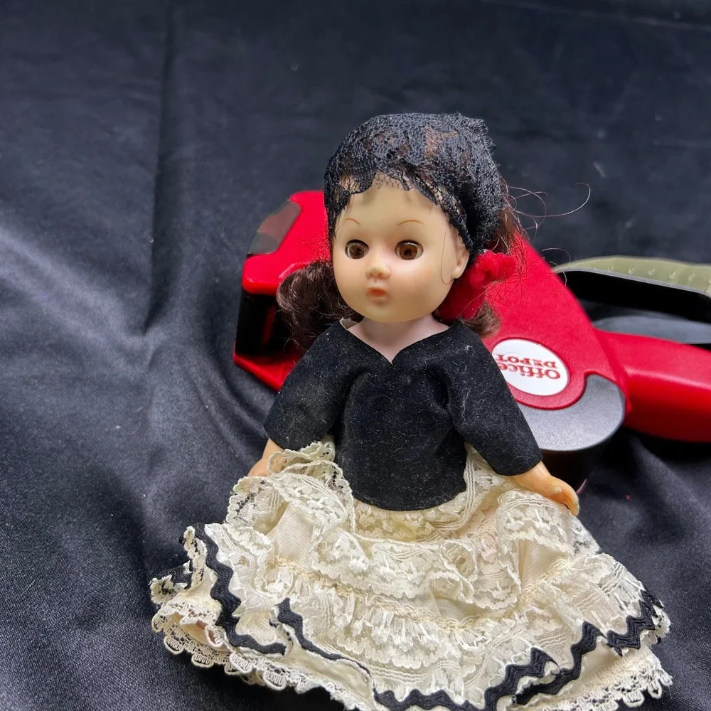 Vintage Spanish Souvenir Doll Lace Mantilla Flamenco Dress Sleep Eyes 7 Inch